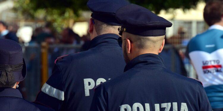 police, italy, order, blue, uniform, check, guard, to protect, watch out, rules, security, event, giro d italia, run, cycling races, public, people, polizia, law, polizia, polizia, polizia, polizia, polizia