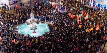 Il referendum affonda la riforma, non il governo. Ora il centrodestra deve reinventare l’agenda