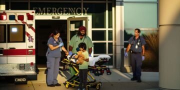 Bambino di 4 anni contribuisce a salvare la madre intossicata