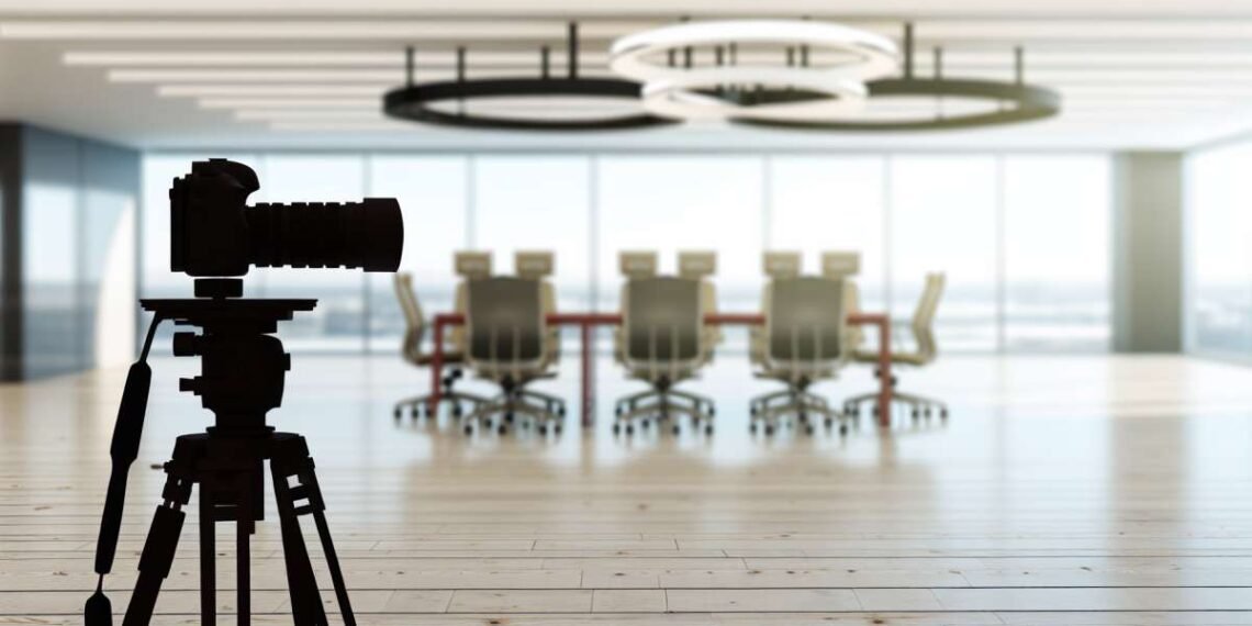 Raid aerei del Pakistan su Kabul: civili tra le vittime