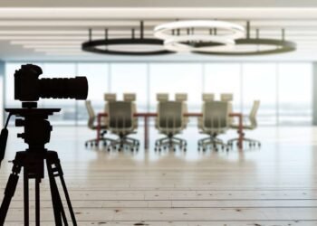 Raid aerei del Pakistan su Kabul: civili tra le vittime