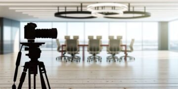 Raid aerei del Pakistan su Kabul: civili tra le vittime