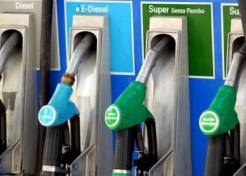 Code alle pompe, scorte esaurite: ma non è una crisi energetica