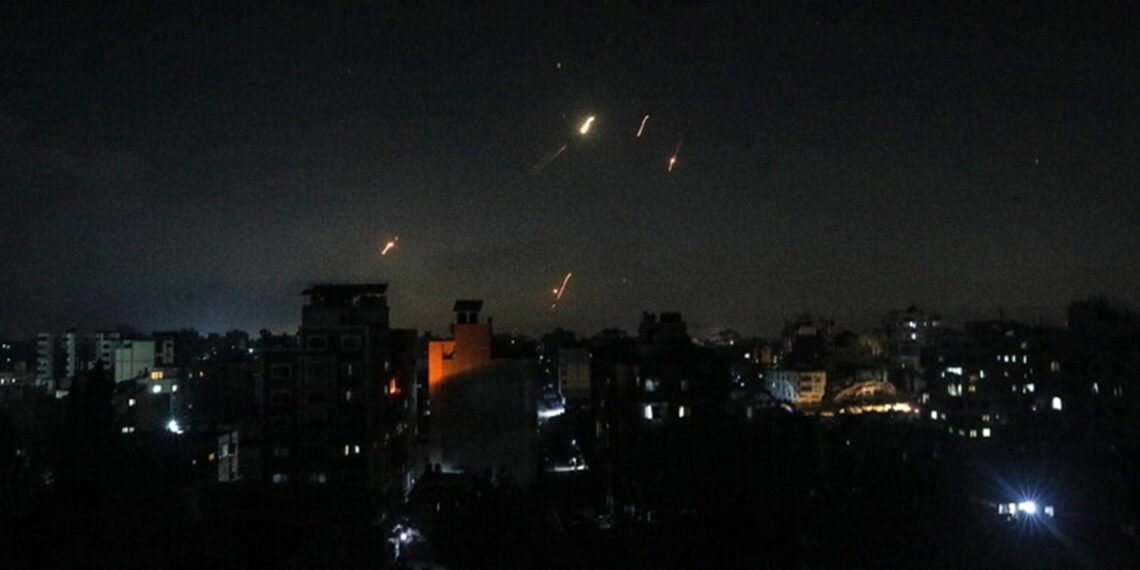 Attacco missilistico in Cisgiordania: quattro donne sepolte