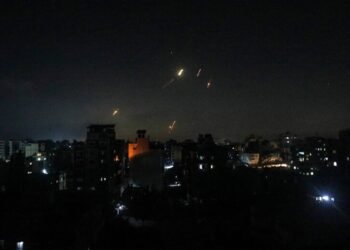 Attacco missilistico in Cisgiordania: quattro donne sepolte