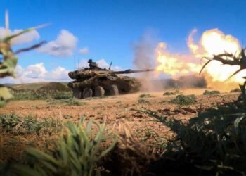 Fondali, mine e sottomarini: la Marina italiana si prepara su tre fronti