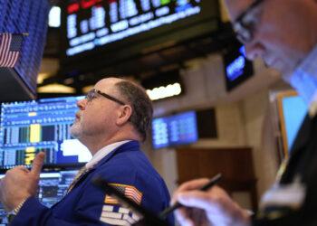 Hormuz, il collo di bottiglia che spaventa l’economia. E Wall Street alza la voce.