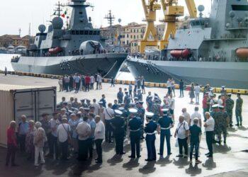 Sosta delle navi Borsini e Cassiopea al porto di Livorno