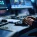 IA senza freni: aggirate in pochi minuti le barriere di sicurezza di Meta e Google