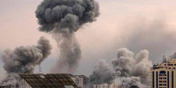 Raid israeliani su Gaza e tensioni al confine libanese: un bilancio drammatico