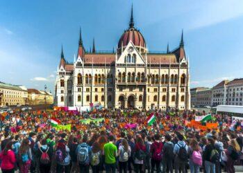 Manifestazione per la pace a Budapest contro l’escalation del conflitto in Ucraina