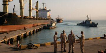 Tensione in Medio Oriente: Iran chiude lo Stretto di Hormuz