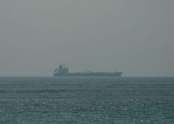 Crisi nello Stretto di Hormuz: ONU chiede de-escalation, IMO respinge le tariffe USA