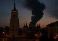 Attacco Missilistico Russo su Kyiv: Nuova Escalation nel Conflitto