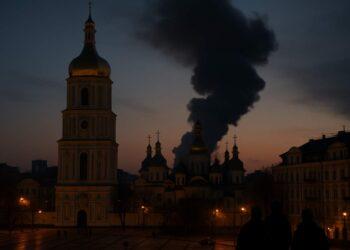 Attacco Missilistico Russo su Kyiv: Nuova Escalation nel Conflitto