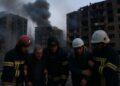 Attacco devastante su Kiev: Zelensky aperto alle critiche