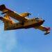Incendi al Sud, l’Aeronautica Militare in volo con gli elicotteri accanto alla Protezione Civile