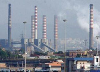 Ex Ilva di Taranto, l’allarme dell’ONA: «Conteremo morti per i prossimi cinquant’anni»
