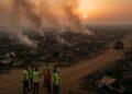 Raid israeliani su Gaza: incendiata area umanitaria