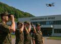 Sicurezza aerea in Svizzera: droni non identificati sorvolano il Laboratorio di Spiez