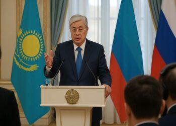 Tokayev sollecita Putin: fermare il conflitto in Ucraina
