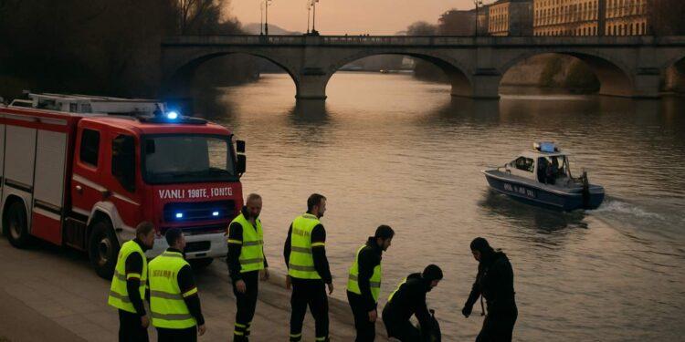 Auto finisce nel Po durante inseguimento a Torino: ricerche in corso