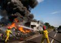 Lequile, incendio all'Ecocentro: fumo e disagi sulla SS 101