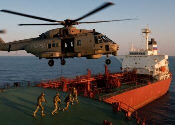 Operazione nel Mediterraneo: Italia abborda petroliera russa