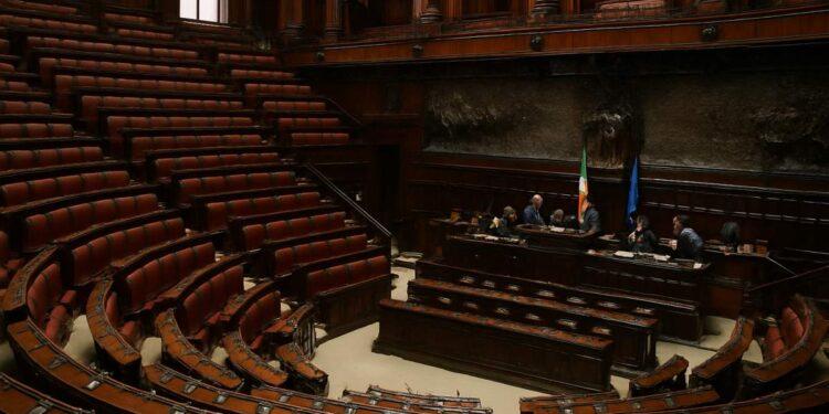 Presenze in Parlamento: Angelucci e Fascina tra i più assenti
