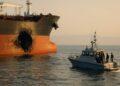 Tensione nel Golfo: Petroliera colpita al largo di Oman