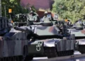 carri-armati-abrams-dell-esercito-polacco-prima-della-parata-militare-in-occasione-della-giornata-delle-forze-armate-polacche-a-varsavia-in-polonia-il-15-agosto-2026-epa