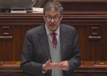 1741792535398_son_giorgetti_riarmoframe