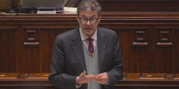 1741792535398_son_giorgetti_riarmoframe