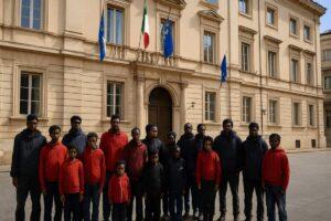 Pozzallo, sbarco di 84 migranti: 10 sono minori