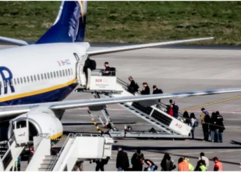 l-annuncio-del-pilota-ryanair-ai-microfoni-prima-del-volo-olbia-bologna