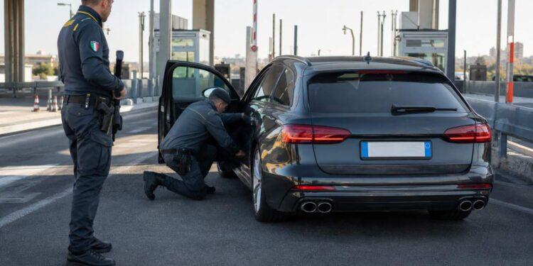 Catania, 22 chili di cocaina sequestrati: arrestato un serbo