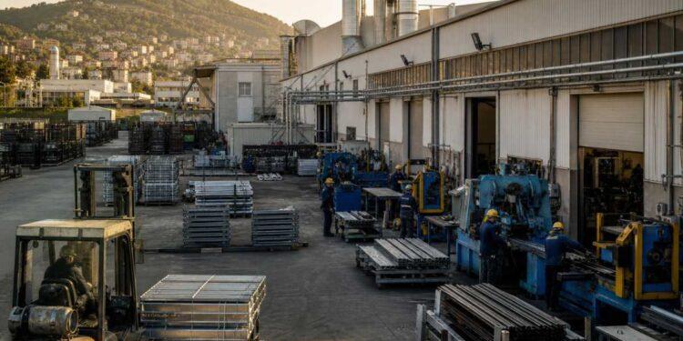 Industria, ad agosto calo del fatturato dello 0,9%
