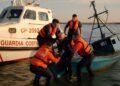 Mazara del Vallo, pescatore salvato dopo ore in mare