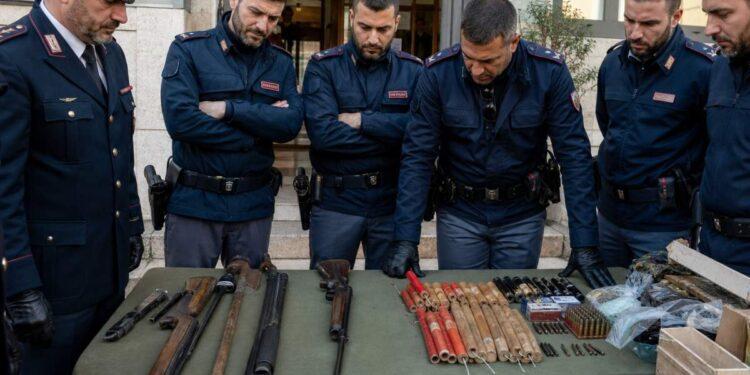 Nuoro, operazione anti-armi: sequestrati esplosivi e droga
