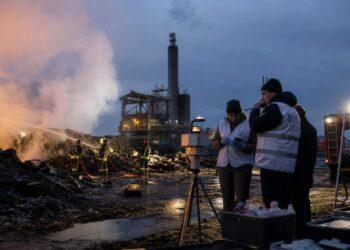 Pontedera, incendio alla Ecoacciai: verifiche ambientali in corso