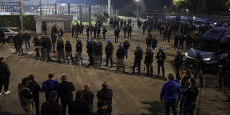 Pozzuoli, otto arresti dopo scontri post-partita: 19enne confessa