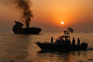 Stretto di Hormuz, sette navi danneggiate: tensioni con l'Iran