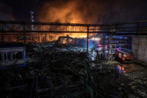 Togliatti, attacco di droni: incendio al complesso Togliattikauchuk