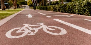 bike-lane-close-up-road-820x547-1