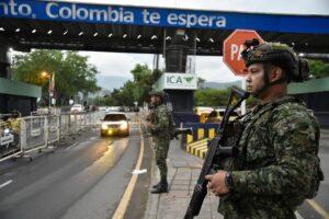 militari-colombiani-al-confine