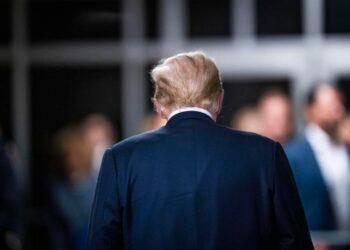 trump_spalle_afp
